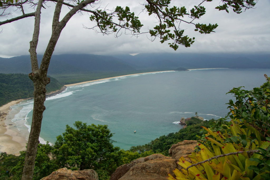 Aussicht von der Pedra da Sundara auf die Praia do Sul. Aventureiro, Ilha Grande